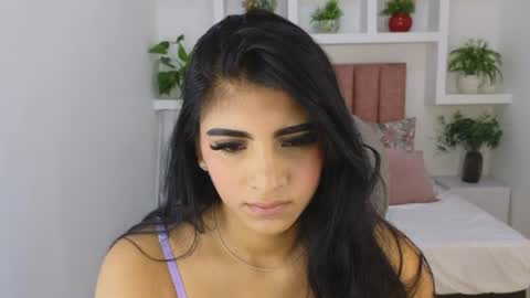 Maiaa Ruiz  online show from June 16, 2:10 pm