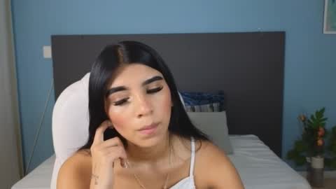 Snapshot of maiaa_ruiz chatting on January 2, 1:08 pm Maiaa Ruiz online show from January 2, 1:08 pm