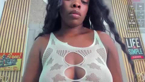 Snapshot of maiacharris chatting on February 7, 9:58 pm maiacharris online show from February 7, 9:58 pm