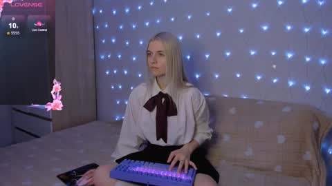 Your kitty online show from November 13, 4:09 pm