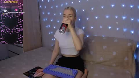 Your kitty online show from April 26, 3:42 pm