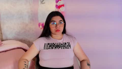 Snapshot of mailyn_rose chatting on October 27, 1:22 pm mailyn_rose online show from October 27, 1:22 pm