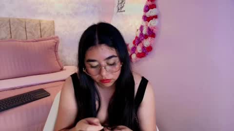 Snapshot of mailyn_rose chatting on October 22, 6:09 pm mailyn_rose online show from October 22, 6:09 pm