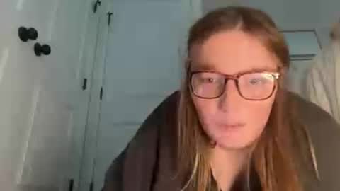 maisystellaxx online show from May 30, 10:52 pm