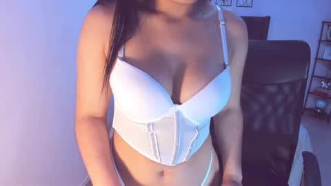 Snapshot of maite_kanes chatting on February 27, 9:14 pm Maite online show from February 27, 9:14 pm