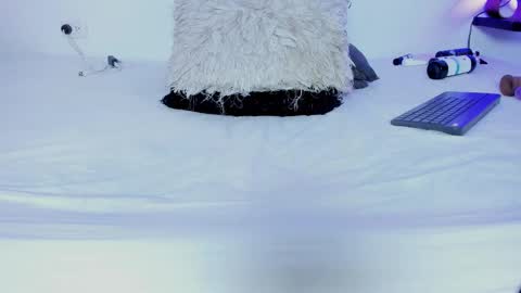 mai  online show from September 20, 7:28 pm