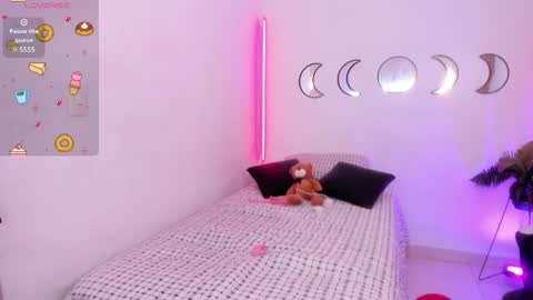 MAITHEFERRER online show from December 5, 5:43 am