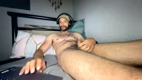 Snapshot of majorb986 chatting on September 18, 8:57 pm majorb986 online show from September 18, 8:57 pm