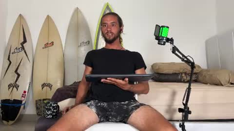 Mack  Makingmoans Twitter online show from June 24, 12:01 pm