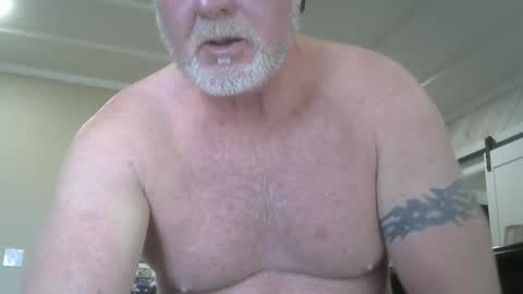 makinit08 online show from April 15, 4:21 pm