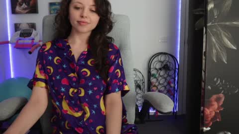 Snapshot of makiyahbelle2 chatting on December 17, 9:50 am MakiyahBelle online show from December 17, 9:50 am
