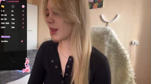 maksisisia online show from October 23, 10:17 am