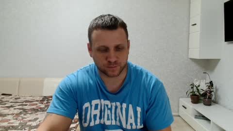 Snapshot of malchyshka chatting on February 6, 3:41 pm malchyshka online show from February 6, 3:41 pm