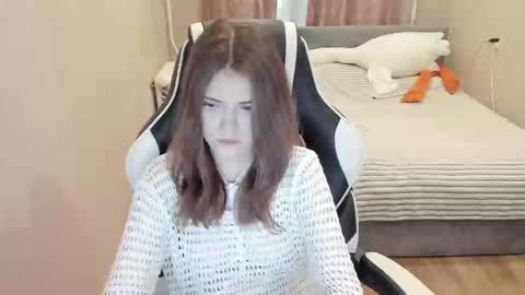 Snapshot of malia__hale chatting on December 20, 7:55 am Malia online show from December 20, 7:55 am