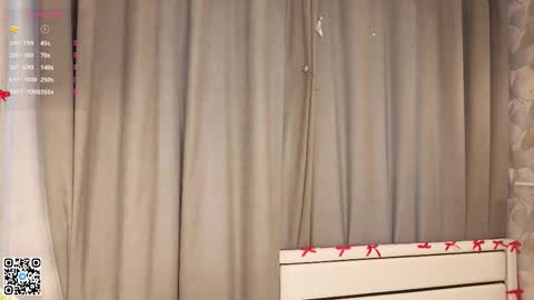 Evelyn online show from March 2, 7:15 am