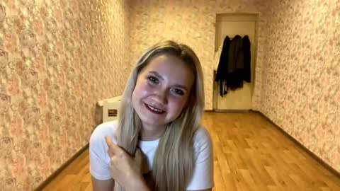 Amelia online show from September 15, 3:13 pm