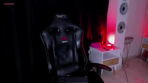 mallory_dietlinde online show from March 12, 6:40 am