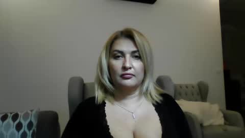 malorine online show from November 21, 7:23 pm