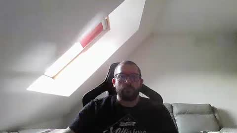 breton online show from October 5, 4:14 pm