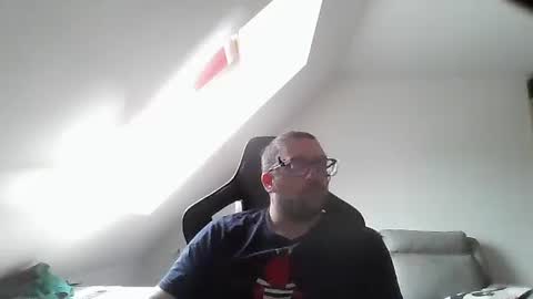 breton online show from October 18, 11:36 am