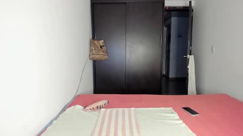 instagram  nueela   online show from January 11, 12:44 am