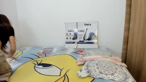 instagram  nueela   online show from February 22, 9:06 pm