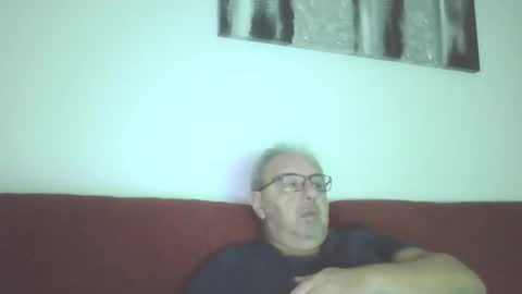 Snapshot of mambow99 chatting on March 2, 1:58 am OLDMANFREE online show from March 2, 1:58 am