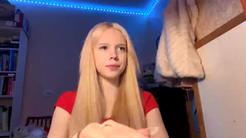 mamieengstrom online show from November 22, 8:35 am