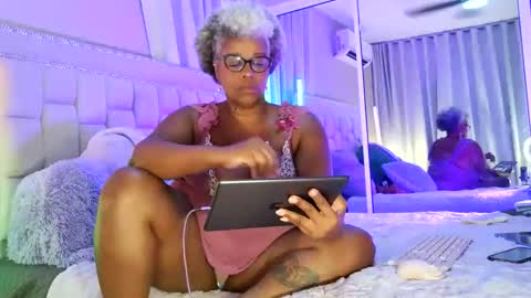 mamigilf66 online show from May 17, 1:37 am
