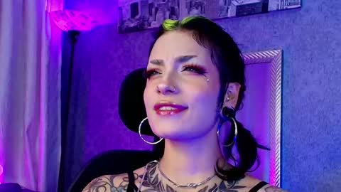 Snapshot of mamushka_ chatting on September 19, 11:51 pm online show from September 19, 11:51 pm