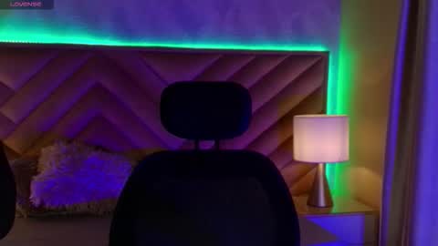 Snapshot of mamushka_ chatting on September 18, 11:42 pm online show from September 18, 11:42 pm
