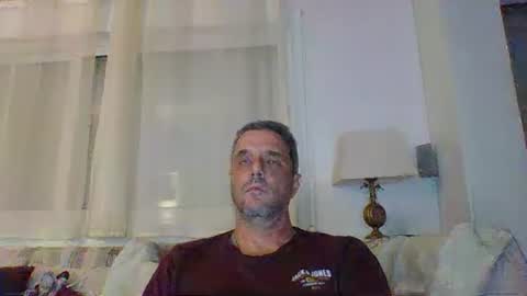 Snapshot of man211172 chatting on December 19, 7:07 pm man211172 online show from December 19, 7:07 pm