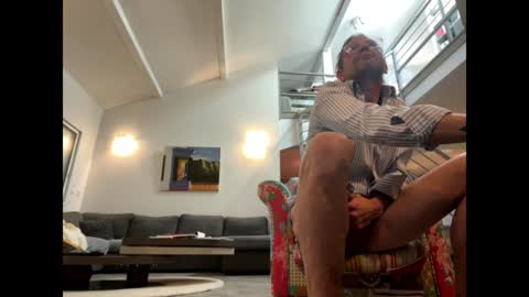 Snapshot of man38110 chatting on January 12, 12:44 pm man38110 online show from January 12, 12:44 pm