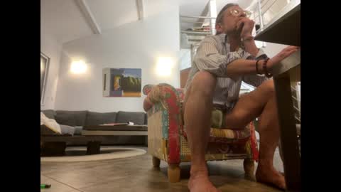 Snapshot of man38110 chatting on January 12, 5:22 pm man38110 online show from January 12, 5:22 pm