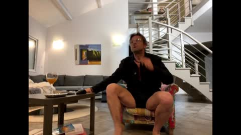 Snapshot of man38110 chatting on January 17, 7:49 pm man38110 online show from January 17, 7:49 pm