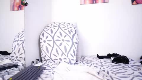 Snapshot of mandy_l33_ chatting on February 11, 12:28 am mandy_l33_ online show from February 11, 12:28 am
