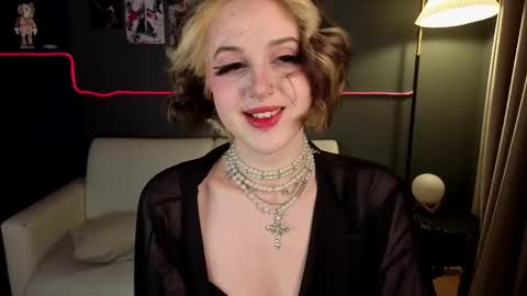 Luna online show from April 17, 9:50 pm