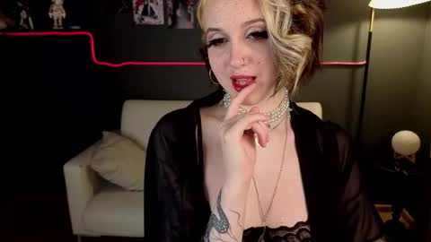 Luna online show from April 18, 9:48 pm