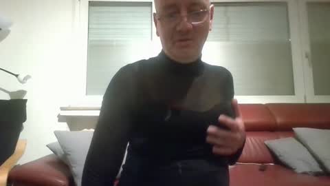 Snapshot of mandywinger chatting on March 3, 9:44 am mandywinger online show from March 3, 9:44 am