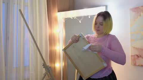 manic_pixie_ online show from February 9, 11:14 am