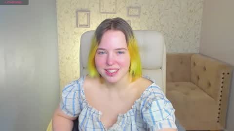 manic_pixie_ online show from February 2, 11:07 am