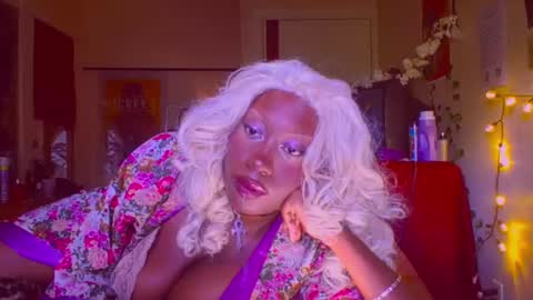 manicpixiedreamgirl__ online show from September 20, 6:00 pm