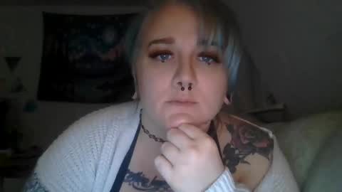 ManicPixiePop online show from October 29, 2:02 am