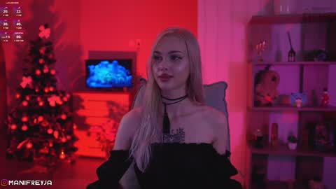 Snapshot of manifreyja chatting on January 8, 11:41 pm Amelie online show from January 8, 11:41 pm
