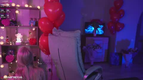 Snapshot of manifreyja chatting on February 16, 9:38 pm Amelie online show from February 16, 9:38 pm