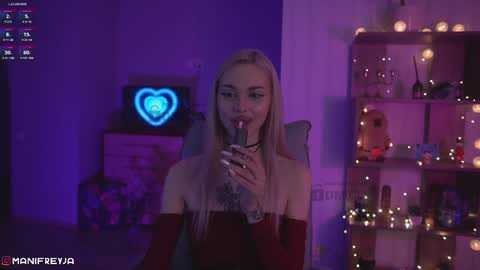 Snapshot of manifreyja chatting on January 20, 10:04 pm Amelie online show from January 20, 10:04 pm
