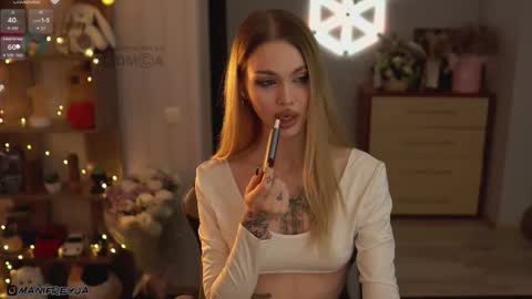 Snapshot of manifreyja chatting on September 20, 6:33 pm Amelie online show from September 20, 6:33 pm