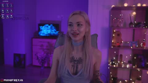 Snapshot of manifreyja chatting on January 18, 9:55 pm Amelie online show from January 18, 9:55 pm