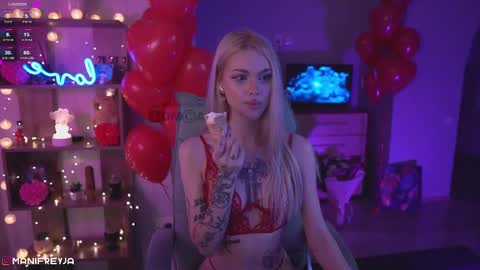 Snapshot of manifreyja chatting on February 14, 11:09 pm Amelie online show from February 14, 11:09 pm