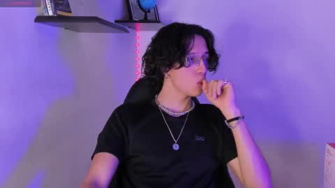 Manuel online show from November 15, 3:41 am